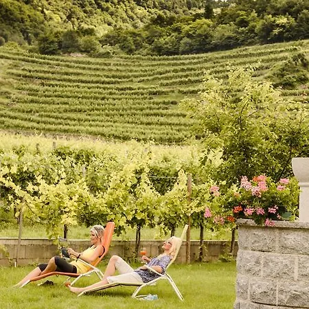 Gastehaus Weinbergblick 4*