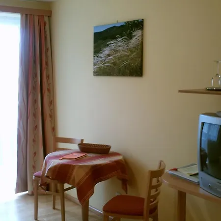 Gastehaus Weinbergblick 4*